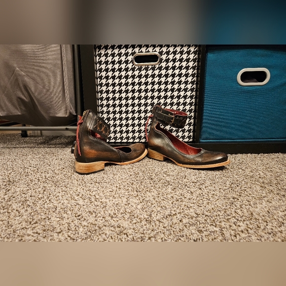 Freebird by Steven - Moana in Black Size 6 - Picture 3 of 6